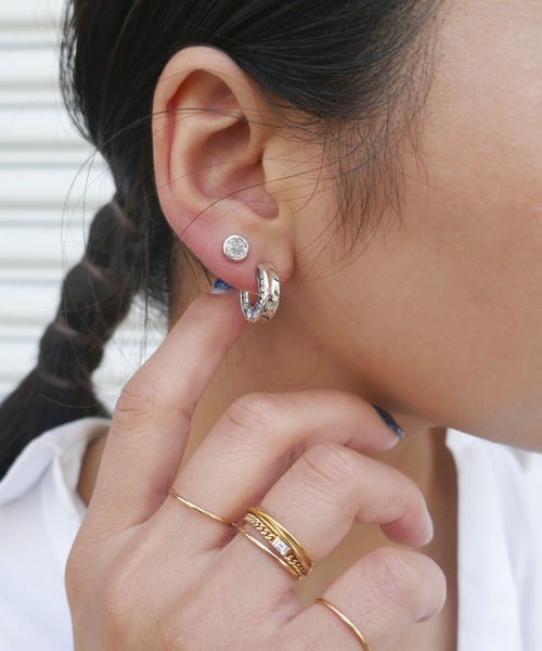 e.m.（イーエム）の「ジルコニア埋め込みフープピアス（ピアス（片耳用