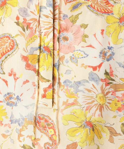 TOMORROWLAND （トゥモローランド）の「シルクペイズリーフラワー