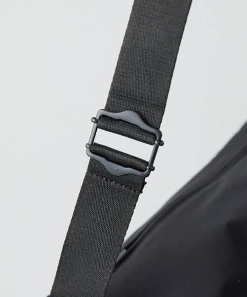 ear PAPILLONNER（イアパピヨネ）の「【c/est（シーエ）】ツイスト