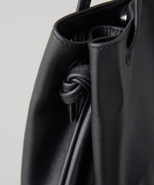 セール】《軽量290g/本革/2way》カフェパーツチャーム付き巾着バッグ