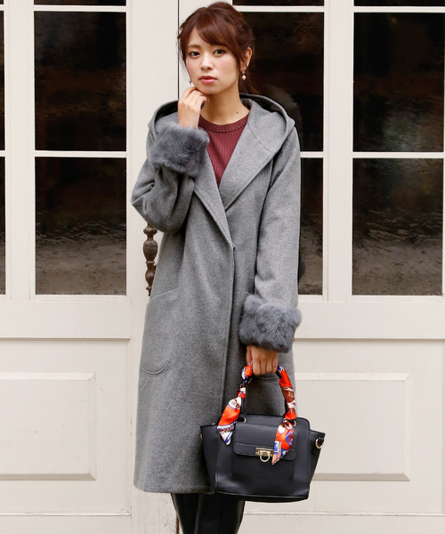 ラビットファーロングフーデットガウンコート（チェスターコート