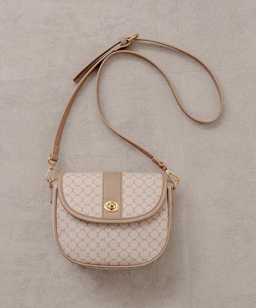 OLIVE des OLIVE（オリーブデオリーブ）の「レトロショルダーバッグ