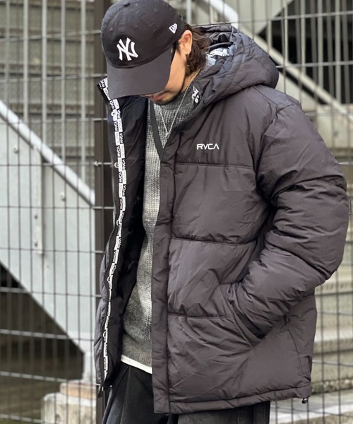 RVCA（ルーカ）の「WEB限定 RVCA VISOR HOODED PUFFER（ナイロン