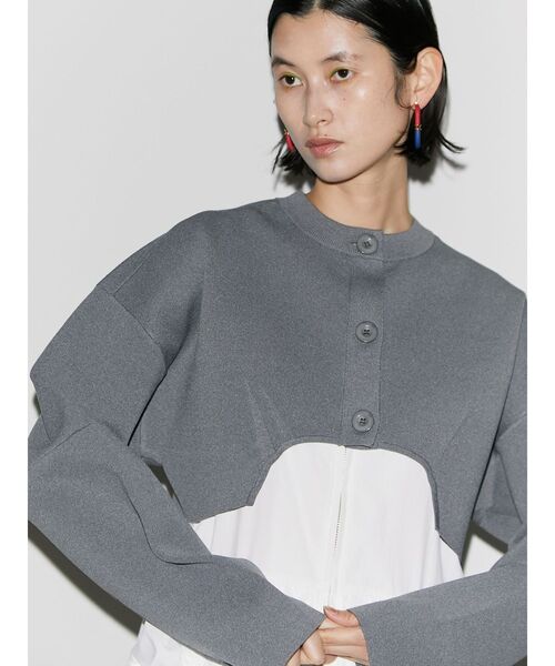 UN3D.（アンスリード）の「イレギュラーヘムショートニット