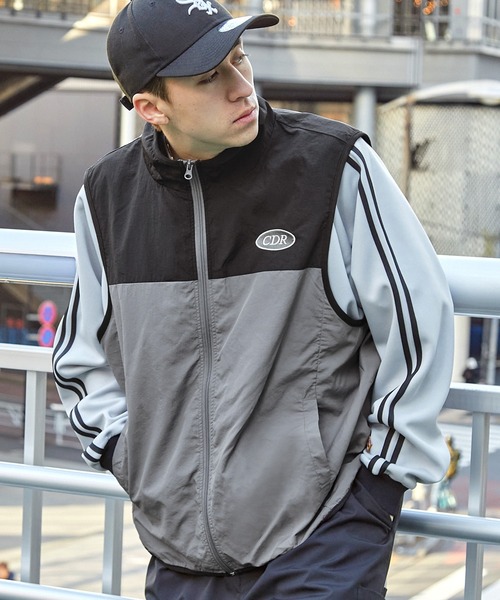 CODDERR】サークルロゴ刺繍 ハイネックナイロンジップベスト MONO-MART