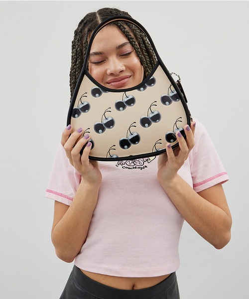 エルゴ バッグ・Coachtopiaレザー・チェリー プリント（ショルダー