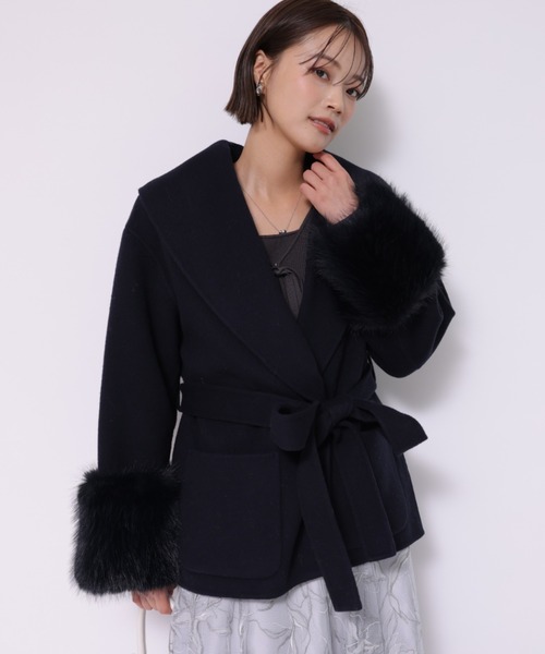 Apuweiser-riche（アプワイザーリッシェ）の「袖ファーショートリバー