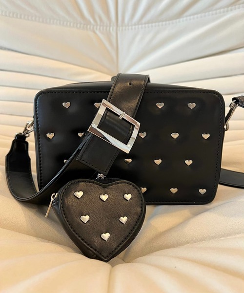 epine（エピヌ）の「e Heart pouch shoulder strap bag heart studs