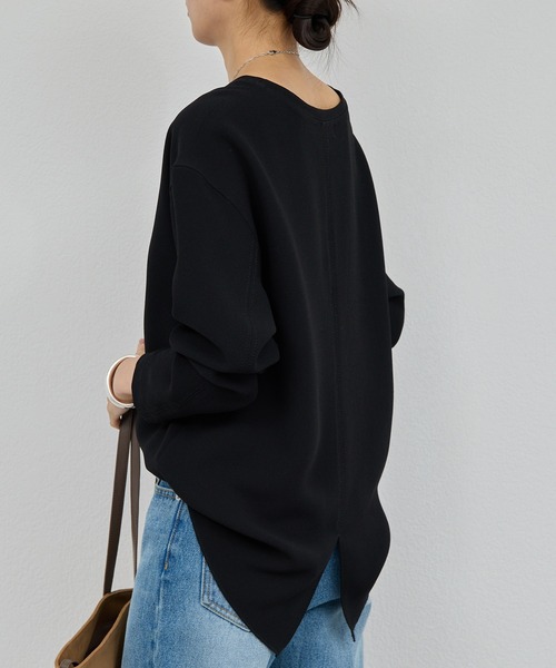 ジャケットやカーデのインナーに！】バックスリットブラウスT（シャツ