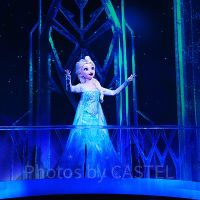 魔法が解けるシーンのアナ〔アナとエルサのフローズンジャーニー