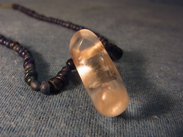 水晶製勾玉と古代瑠璃玉 古墳時代 - Chagamocraft (チャガモクラフト)