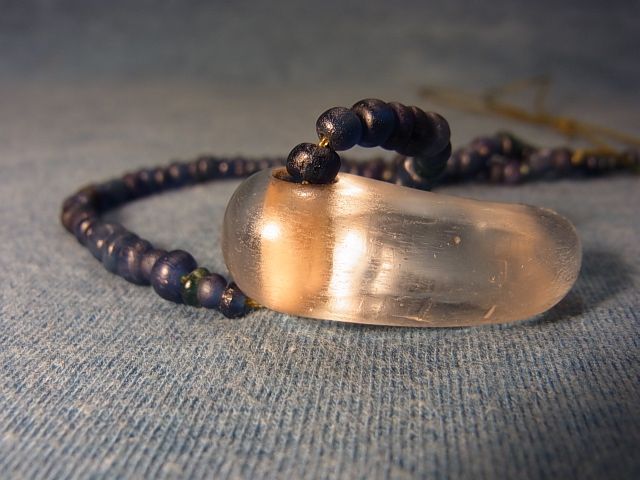 水晶製勾玉と古代瑠璃玉 古墳時代 - Chagamocraft (チャガモクラフト)