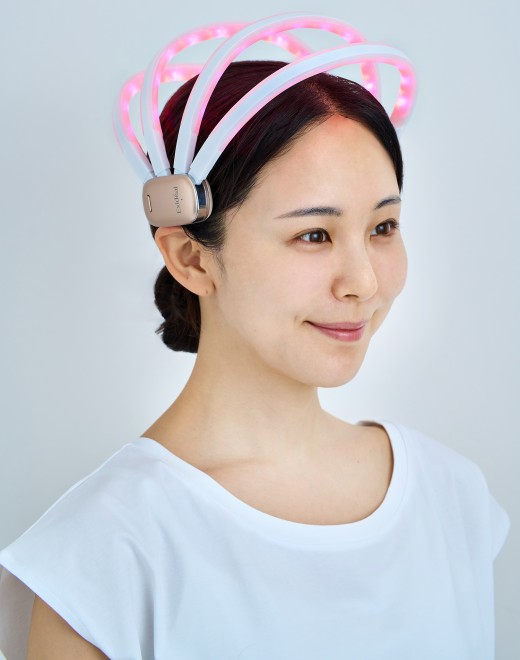 顔・首・頭皮を1台で3ゾーンケアのLED美顔器「Exidéal libra