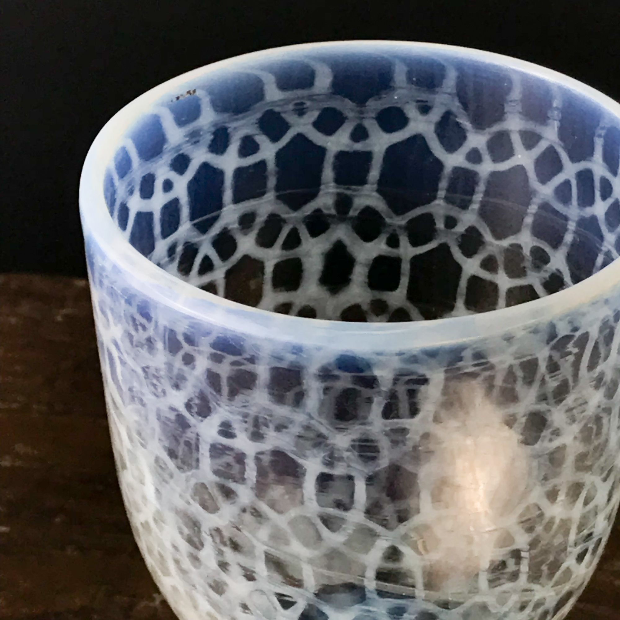 ガラス :: 輪つなぎ文 棗形 黒脚 氷コップ | COTTOU.JP 骨董の通販