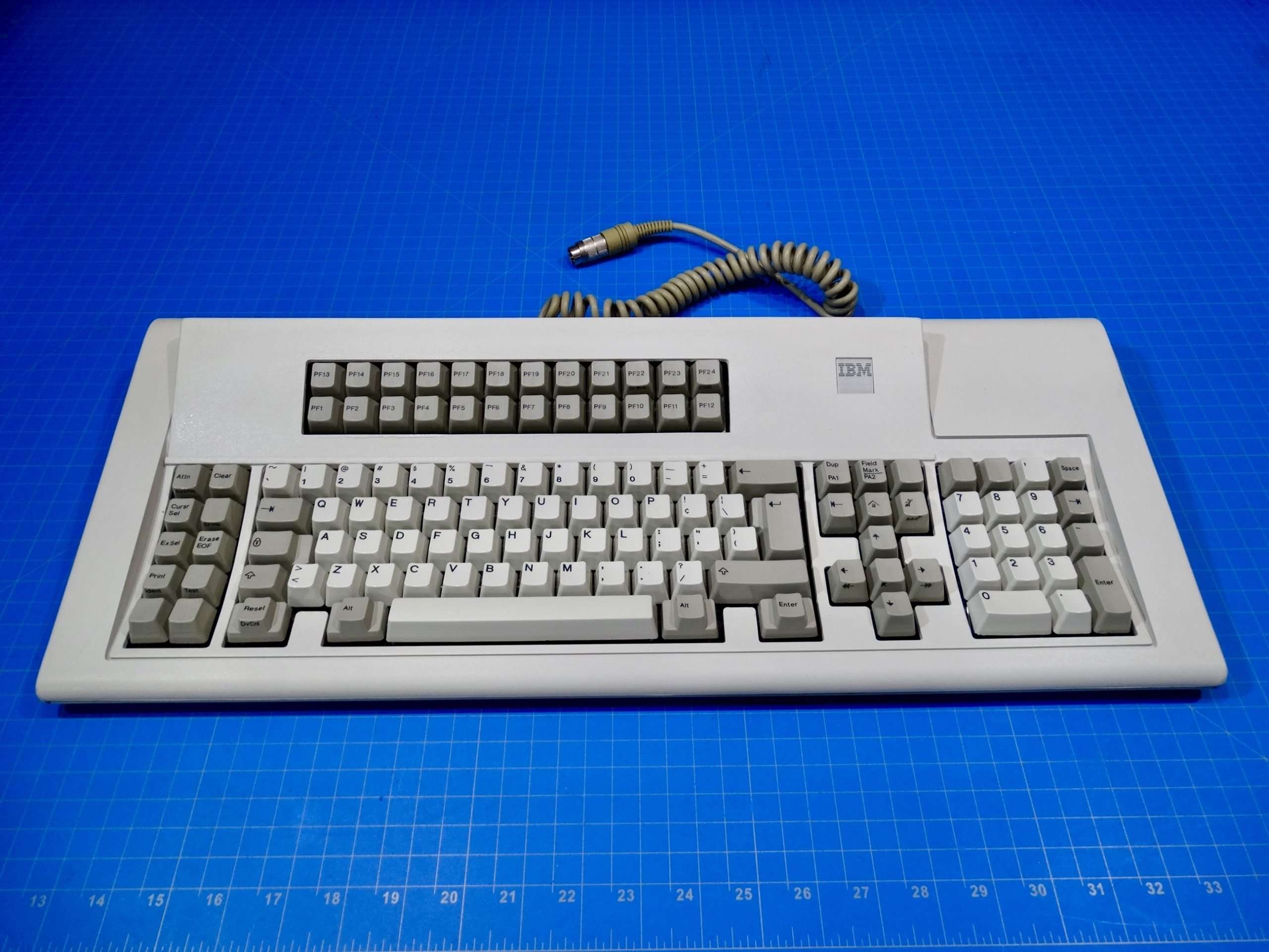 1984 IBM Model F keyboard (6110668) 13 DEC 84 (122-key