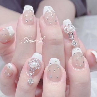 揺れるパーツのネイルデザイン｜ネイルブック