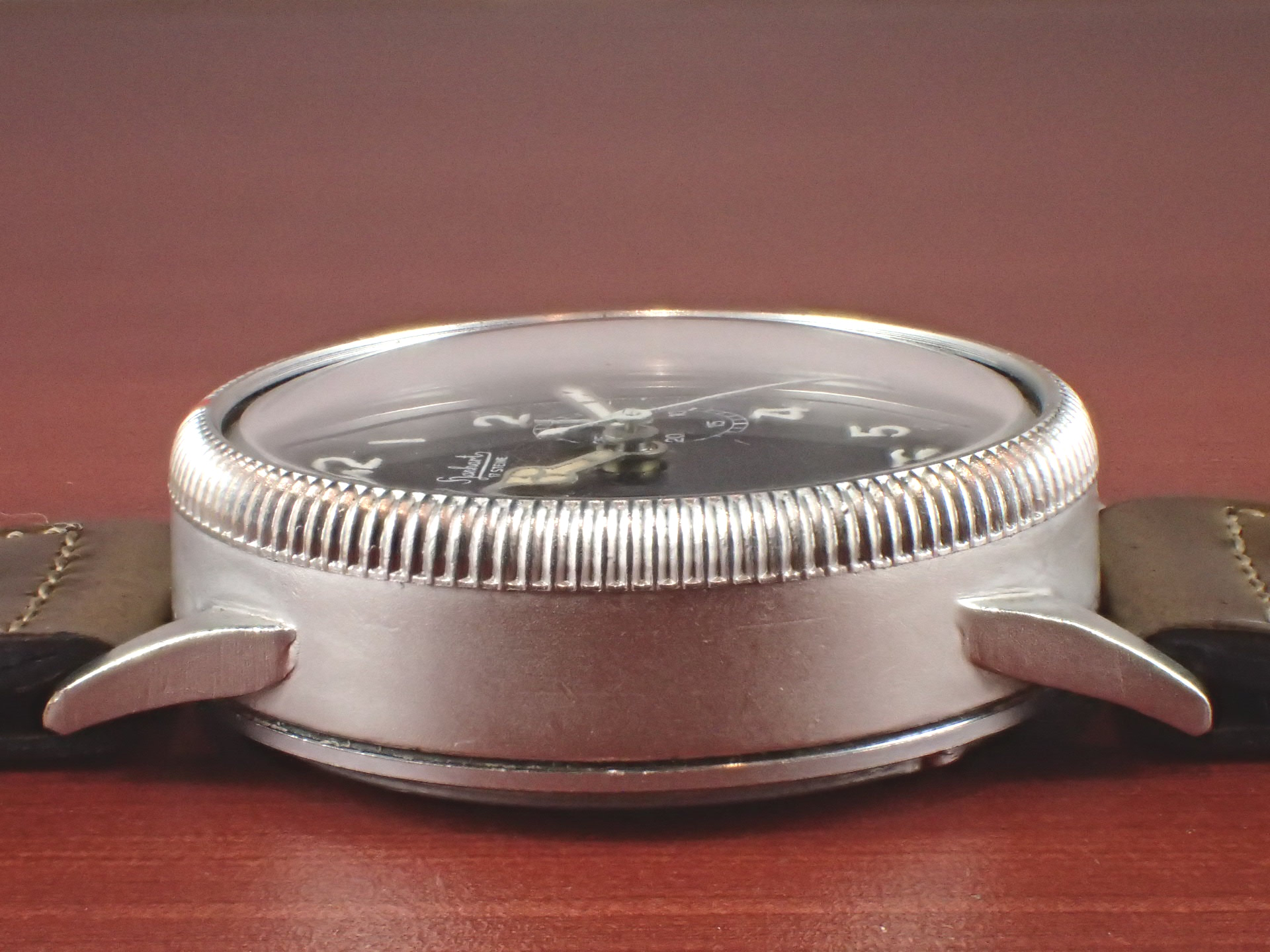 ハンハルト ドイツ軍 フリーガークロノグラフ 回転ベゼル 2プッシュ