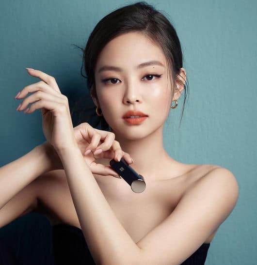 1月16日 25歳の誕生日！キャラ変の女王' ジェニー(BLACKPINK) 八色鳥の