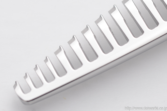 フェードのぼかしにも通常の質感調整にも使える万能シザー「ヒカリ