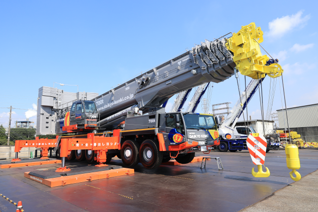 タダノ製700t吊オールテレーンクレーンAR-7000N-1を導入いたしました