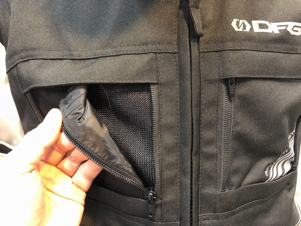 ダートバイクプラスブログ|春夏秋モデル