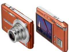 カシオ、「よみがえりショット」搭載の薄型カードデジカメ「EXILIM
