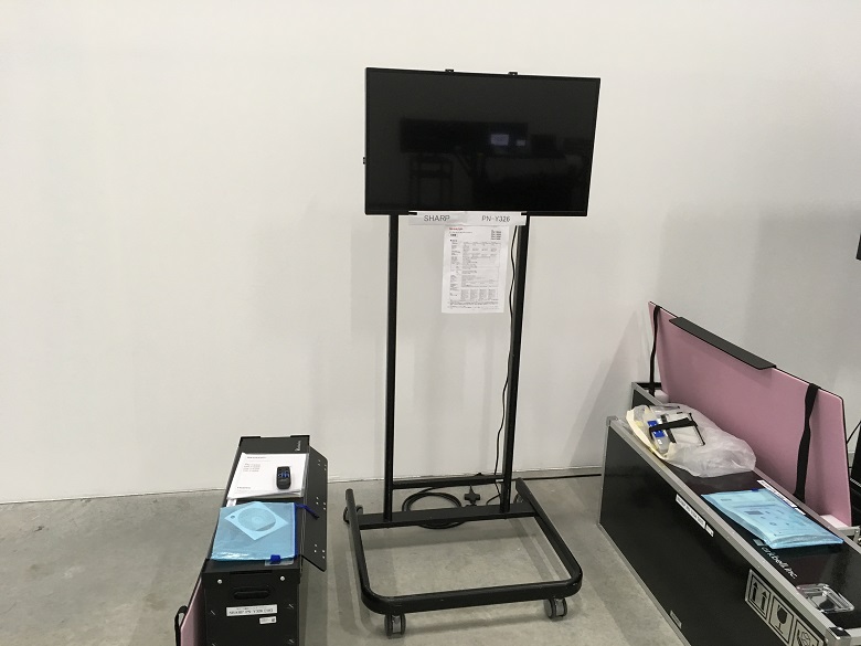 レンタル機材人気機種＜SHARP PN-Y326/PN-Y556＞ | アークベル 技術