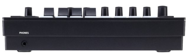 手のひらサイズの4トラックGROOVEBOX！｜Roland、「MC-101」を発表