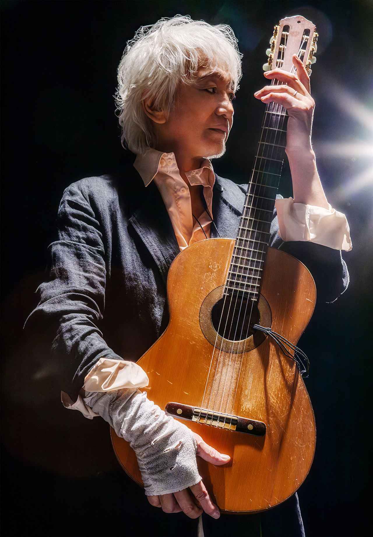 玉置浩二」の珠玉のライブが、WOWOWにて、2024年1月放送・配信決定