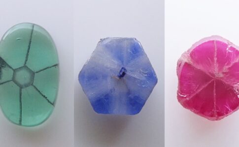 青い銅の花といわれる カルカンサイト | カラッツ Gem Magazine