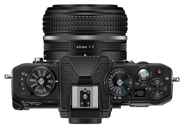 ニコンが「Z fc Black Edition」と「Z 40mm F2 Special Edition」を