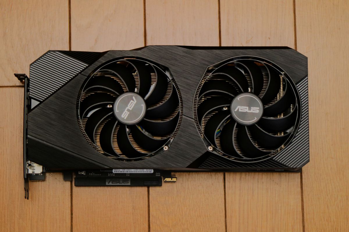 ASUS製のRADEON RX 5700搭載グラボ「DUAL-RX5700-O8G-EVO」を購入