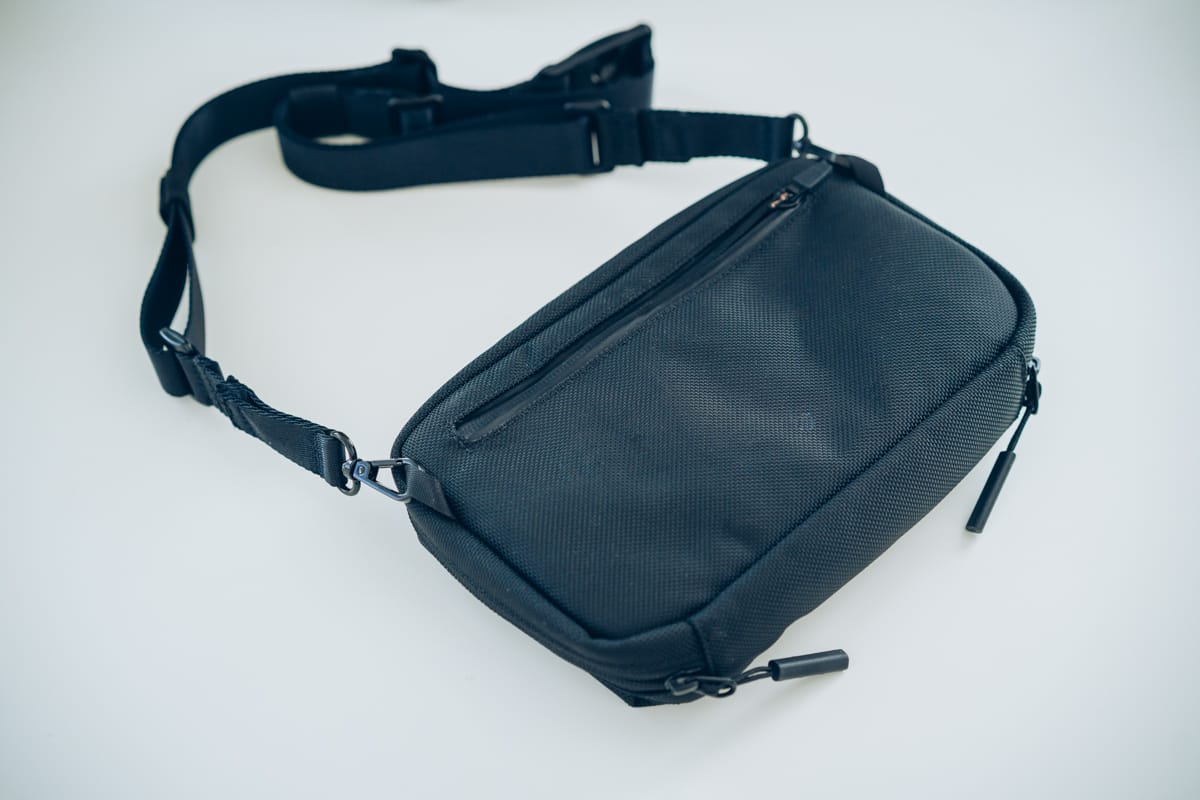 THE TOKYO TECHPACK POUCH レビュー！ショルダーバッグにもなる2Way