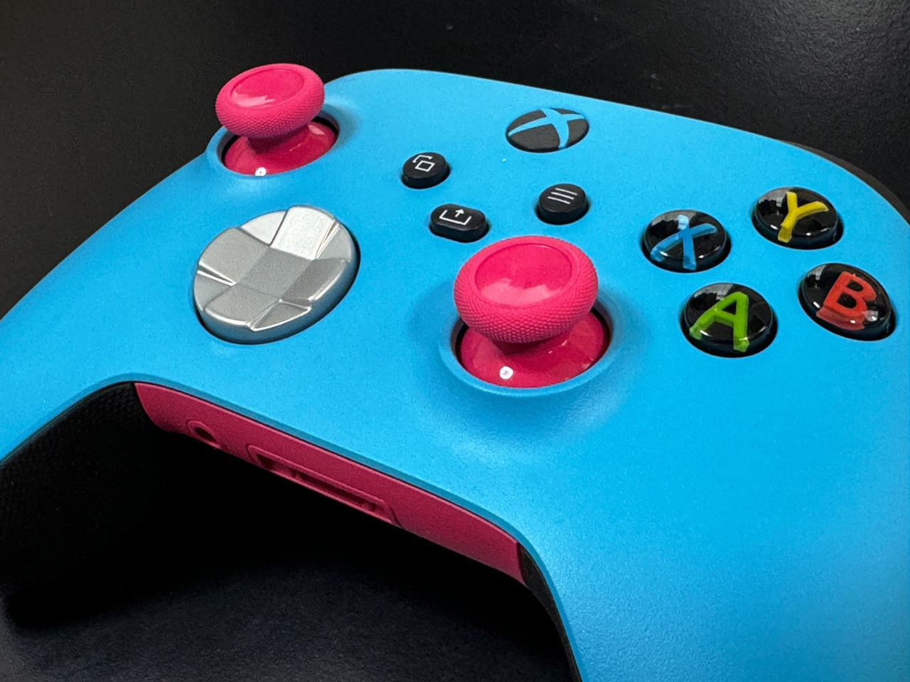 Xbox Design LabでオリジナルデザインのXbox ワイヤレス コントローラ