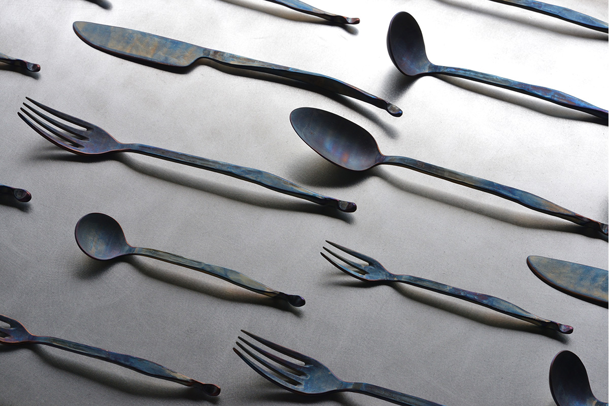 永島義教》空間をアートに変えるカトラリー | Discover Japan