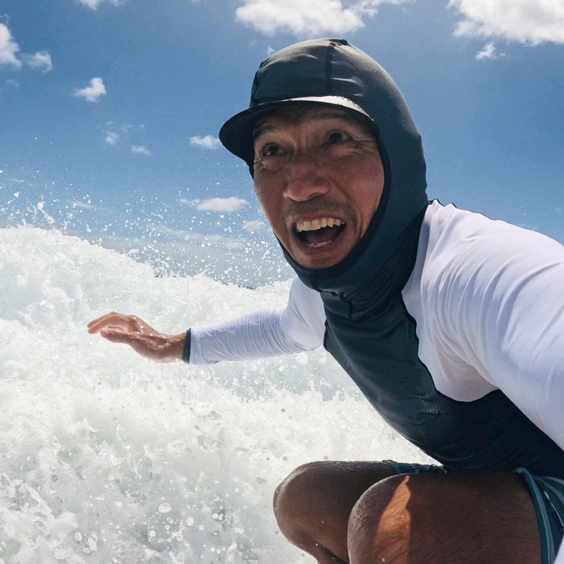 フード付きラッシュガード（チャコールグレーXオフホワイト） | 国産