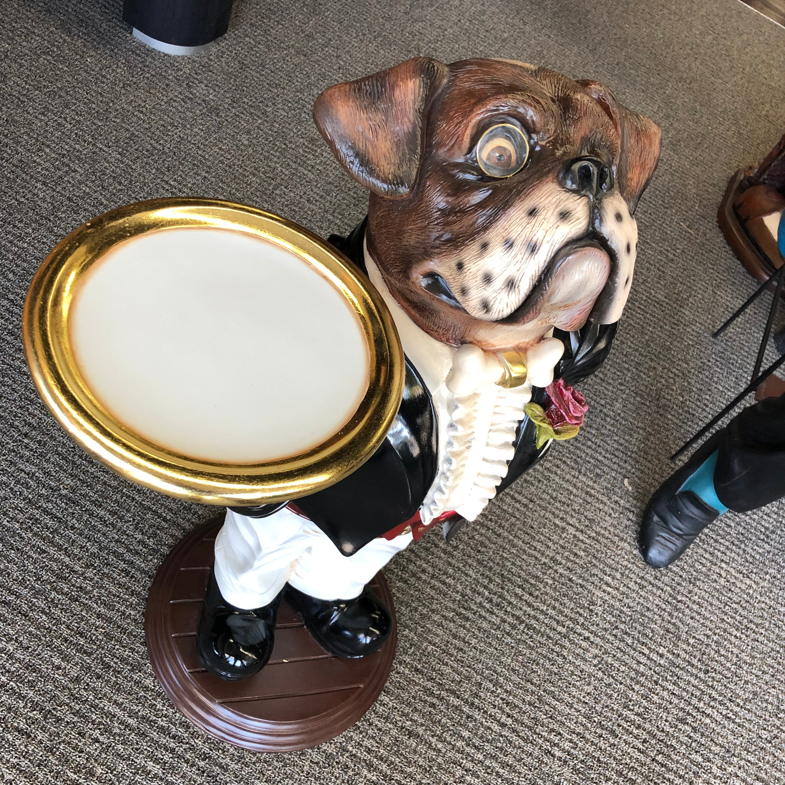 Boxer Butler Statue – D&L Billiards