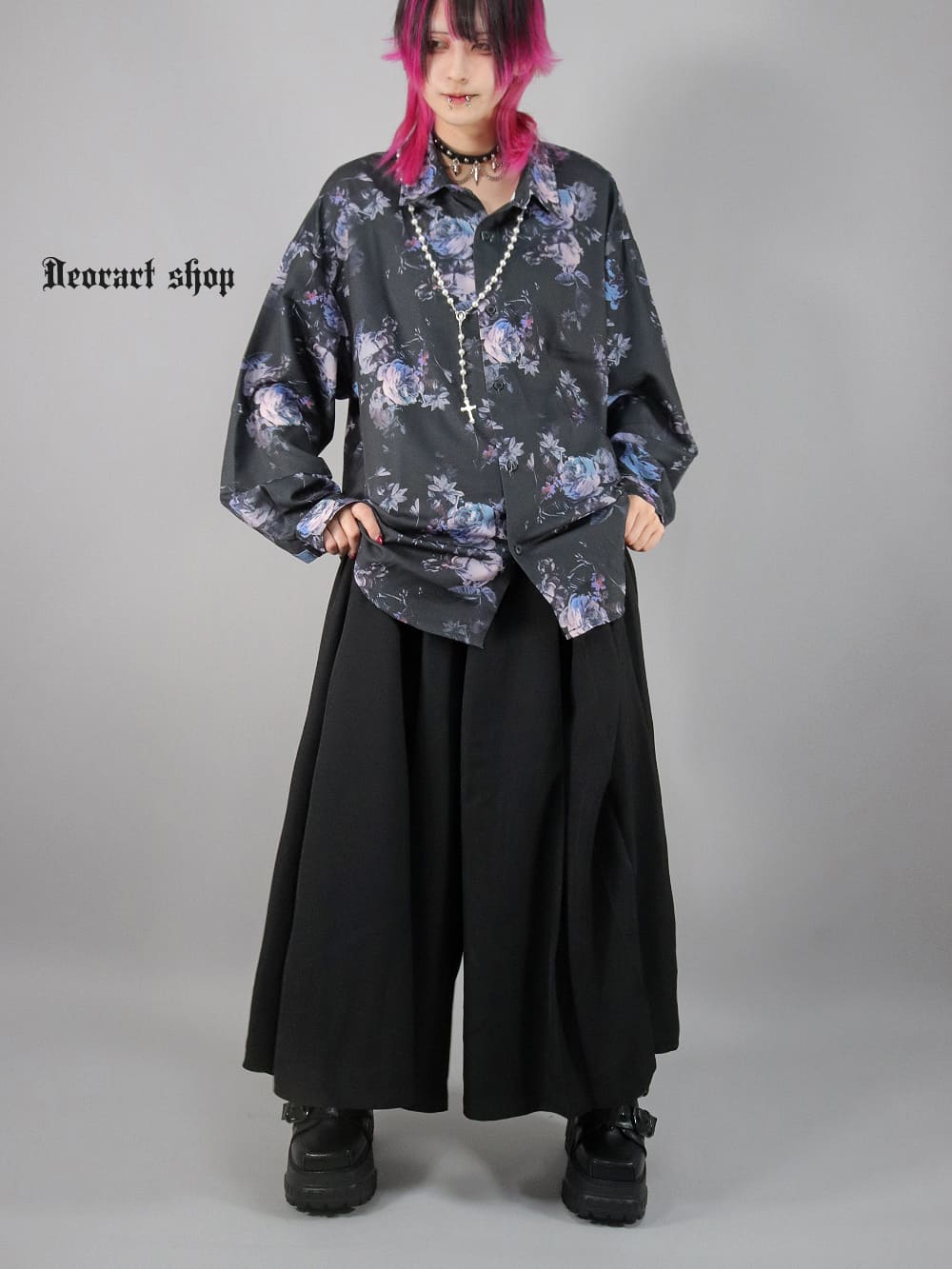 BY7056 ルーズシルエット・ダークカラー ローズ柄 総柄 シャツ[dark