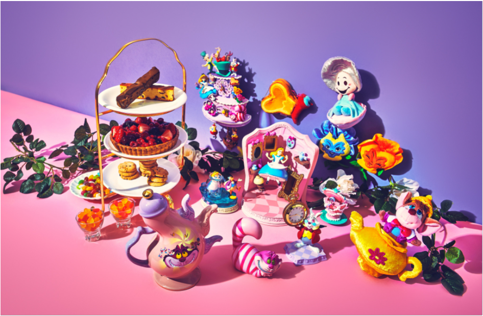 公開70周年を記念したティーポットやクッキーも！ディズニーストア