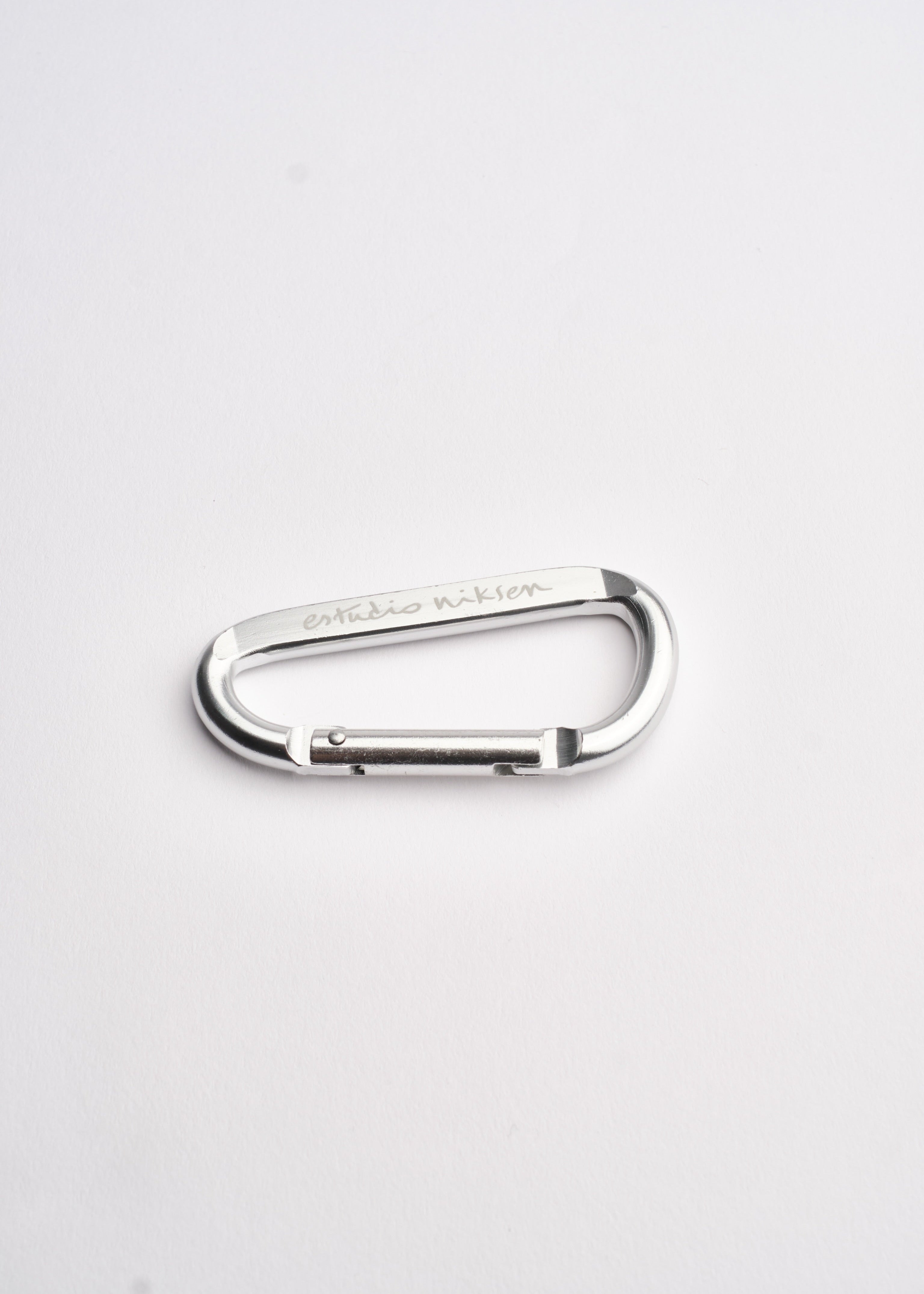 Signature Carabiner [keychain] – Estudio Niksen