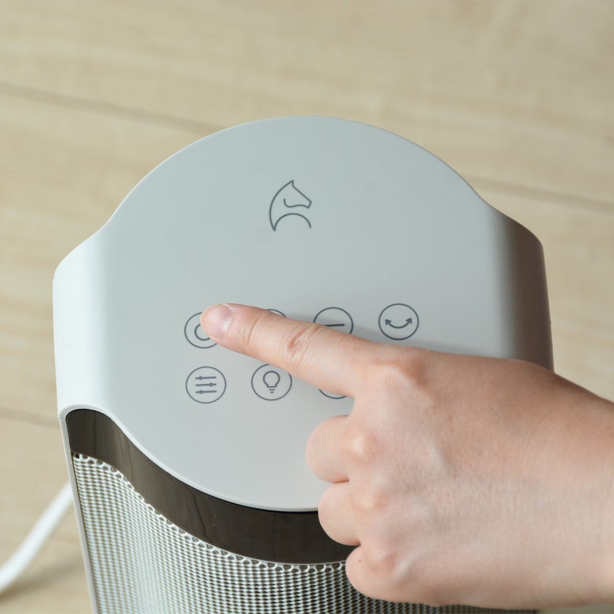 ファンヒーター COZY｜2秒で速暖・温感センサー搭載