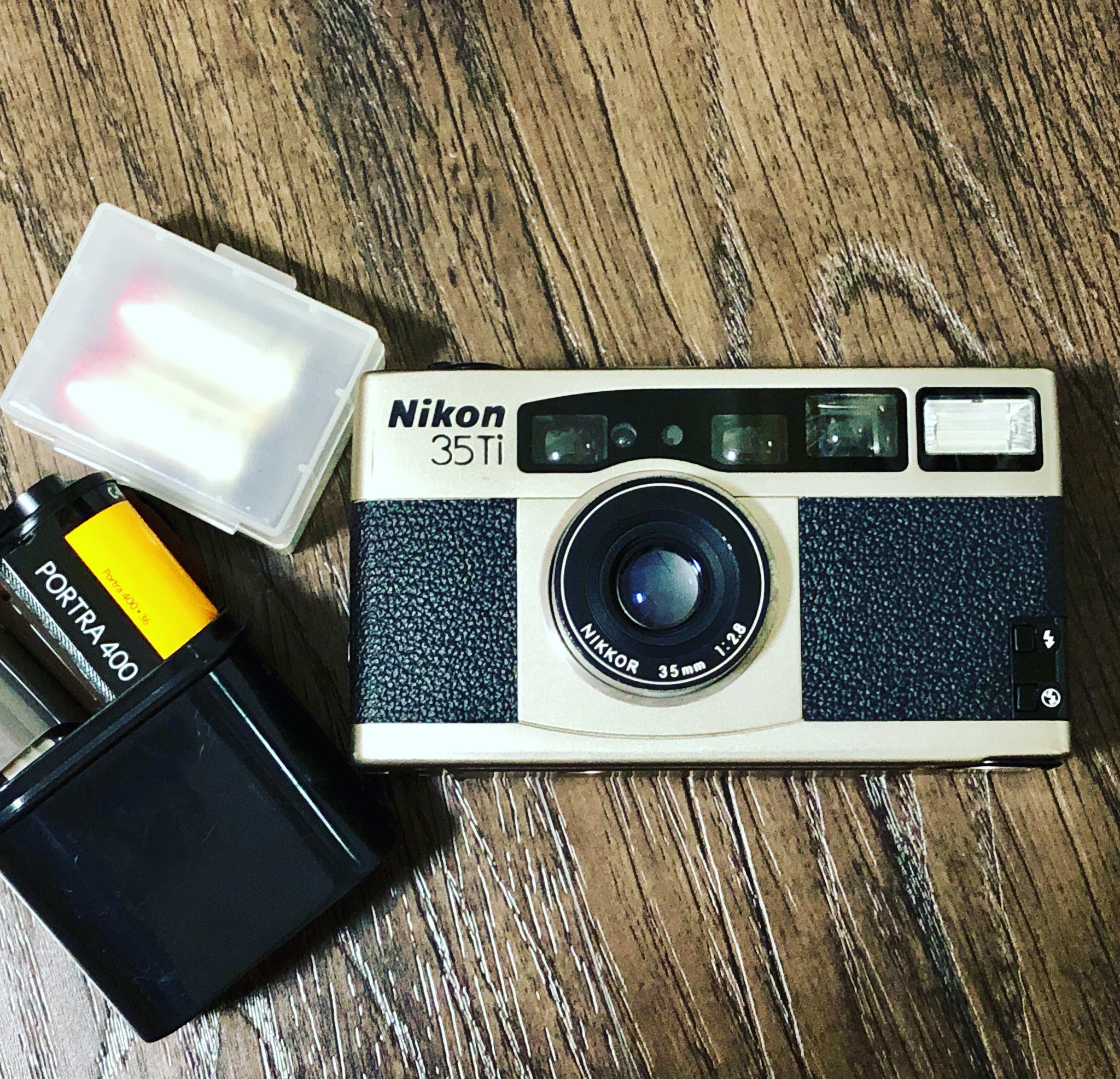 A rare pictorial review of the Nikon 35Ti, the gem hiding in plain