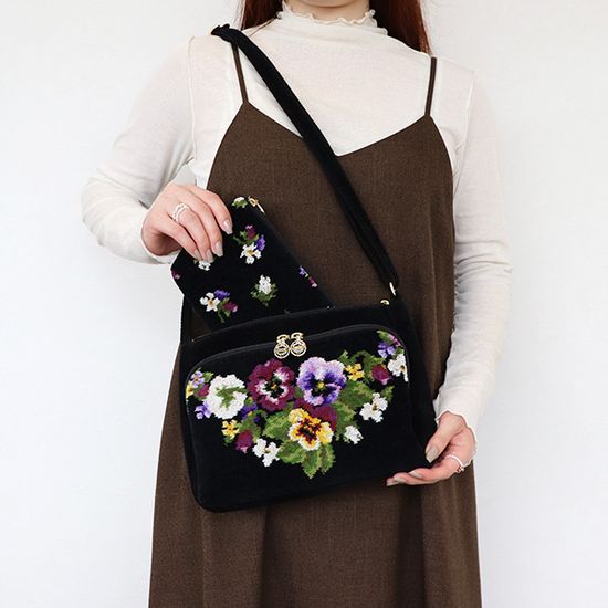 ナイツドリーム ショルダーバッグ NID-241388(ブラック): FEILER