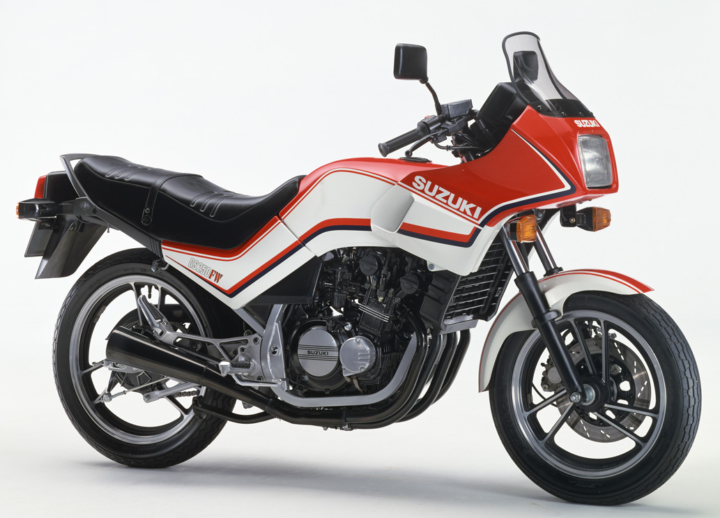 ニンジャZX-25Rというロマン【前編】～ 250㏄インライン4エンジンが