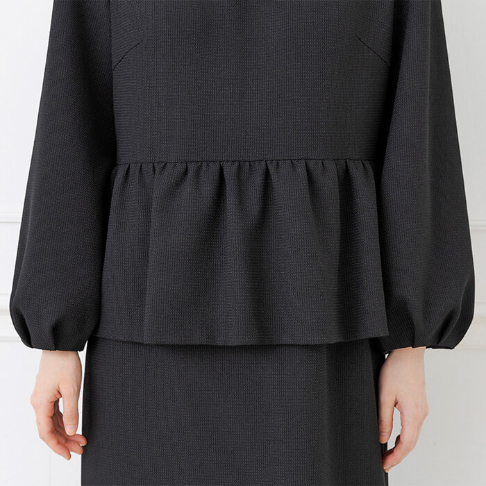 タック袖のペプラムワンピース 9号・ブラック｜東京ソワール