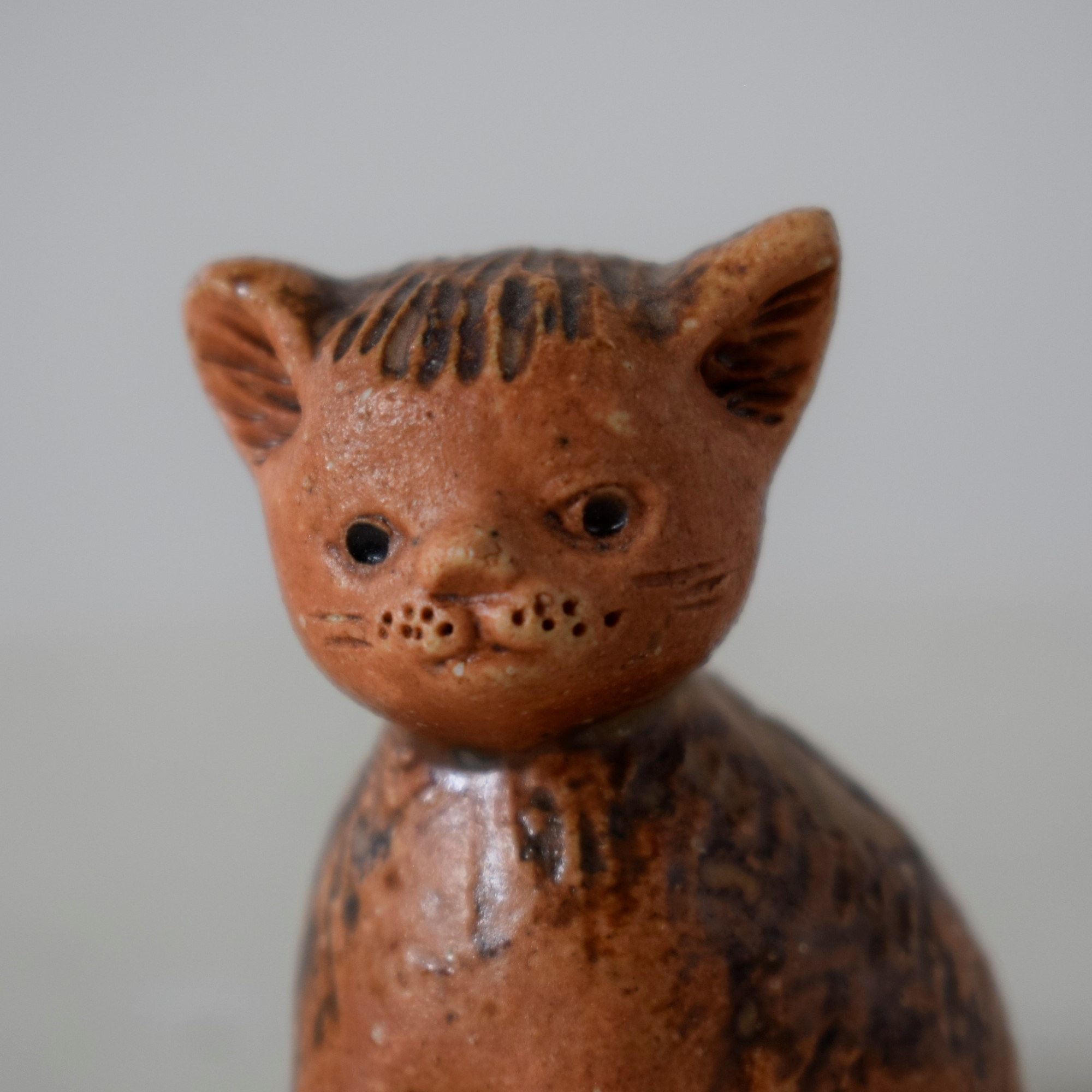 猫・ネコの置き物 / 艶・釉薬あり / Rutebo・ルーテボ | florantik