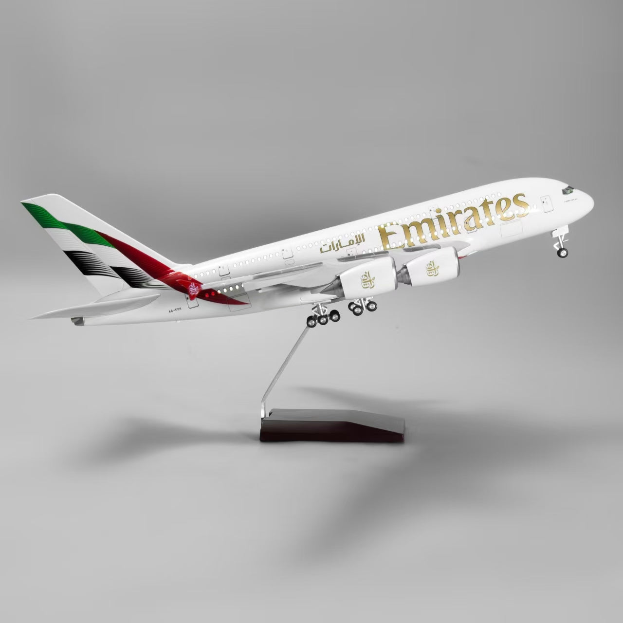 Airbus A380 New Emirates 1:160 – 47 cm / 18.5 in – LED Lights