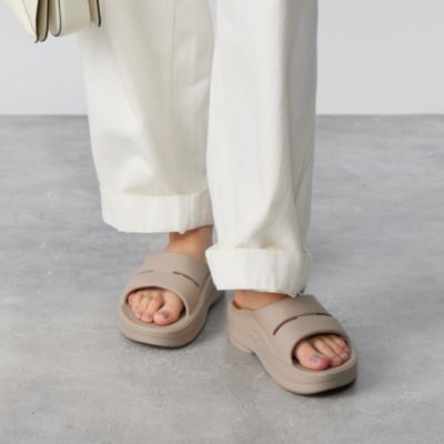 OOFOS(ウーフォス)のリカバリーサンダル（厚底）／OOmega OOahh通販