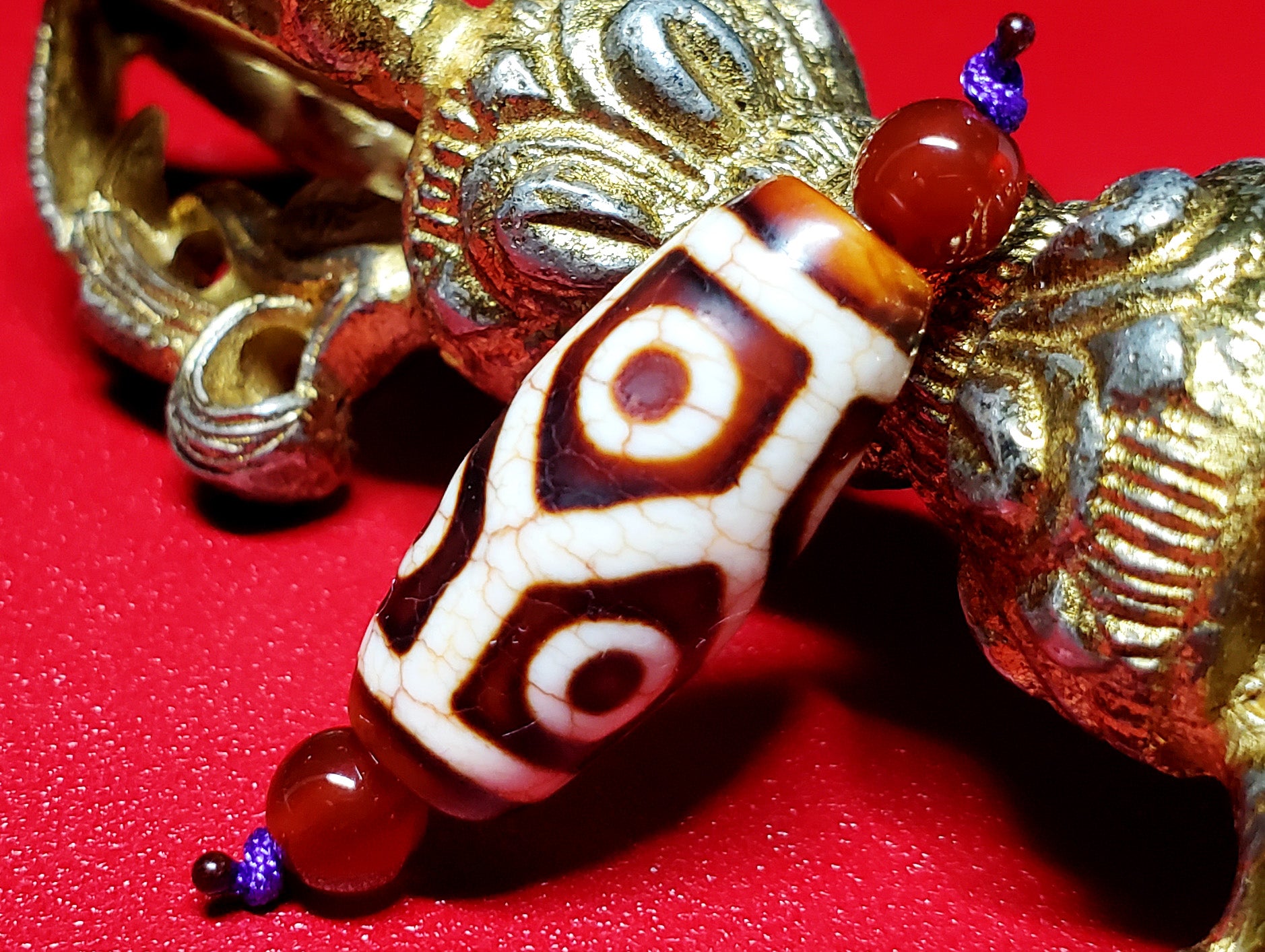 上肯天珠・亀甲六眼天珠 – 天然石の店 ふうちゃん