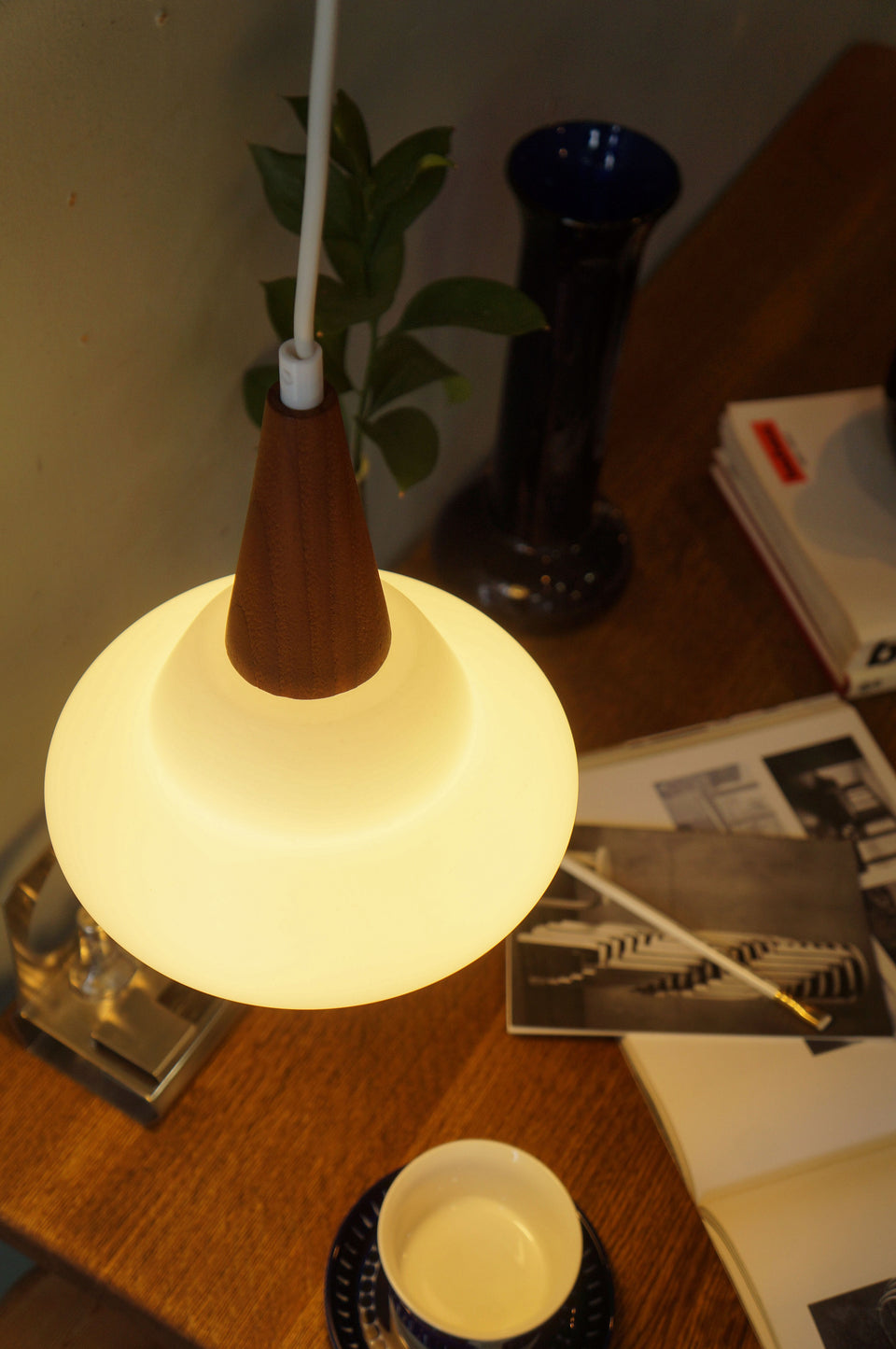 デンマークヴィンテージ ペンダントライト フロストガラス チーク材